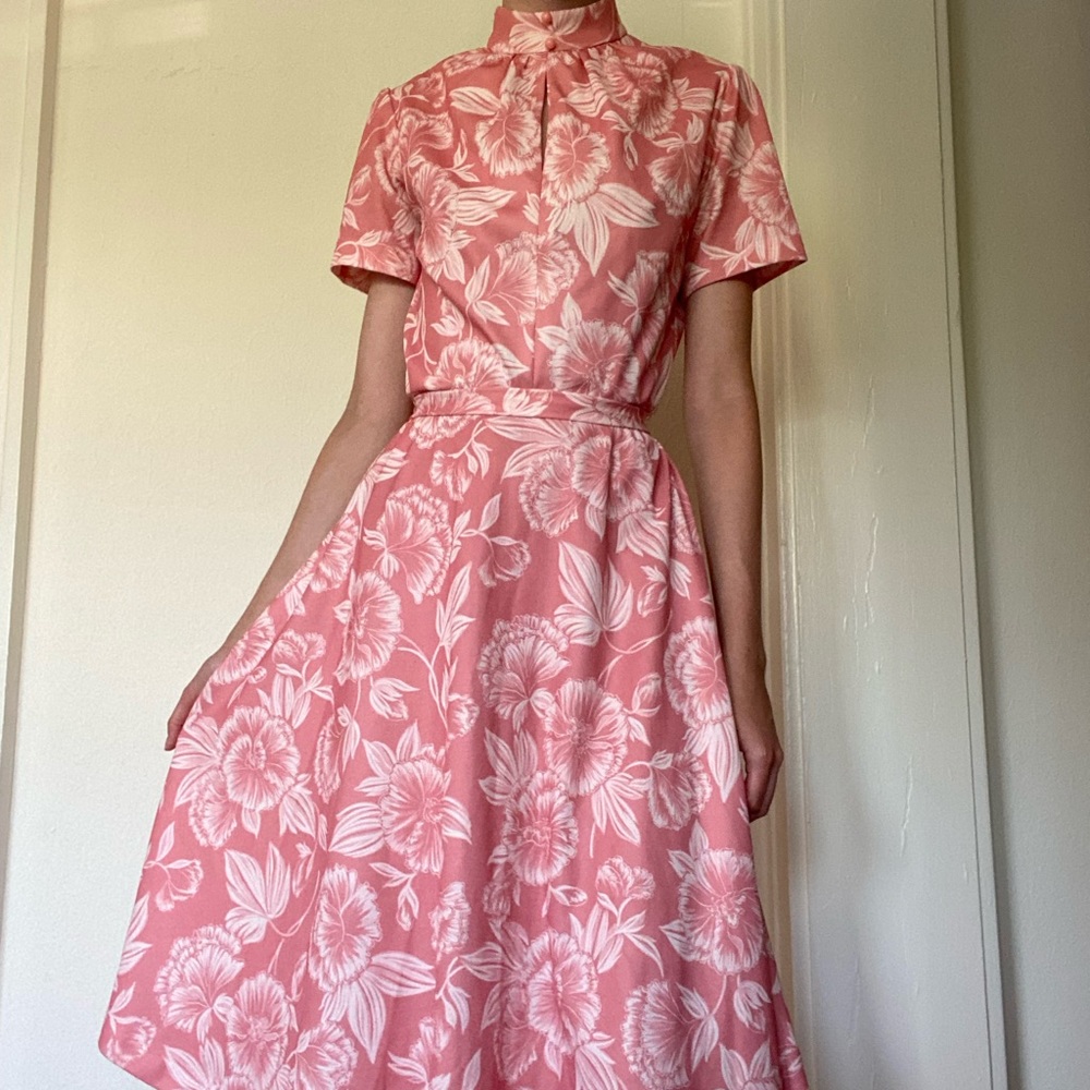 VINTAGE pink floral dress